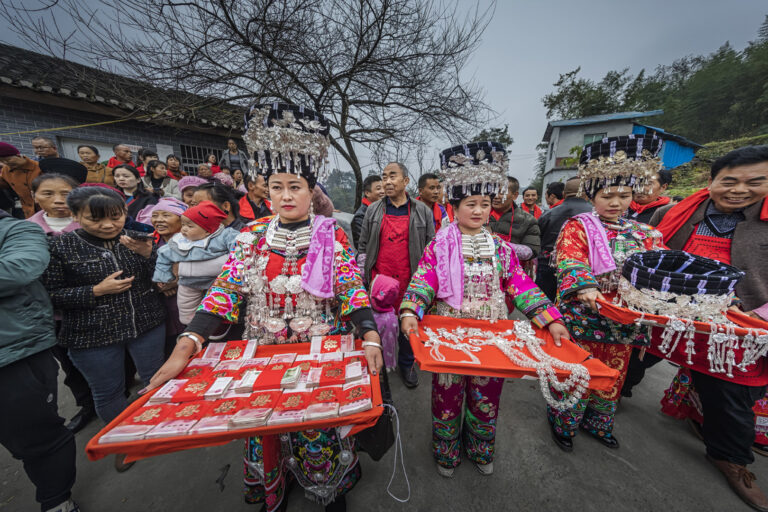 Chen Yue - Miao-Wedding-Tradition-2